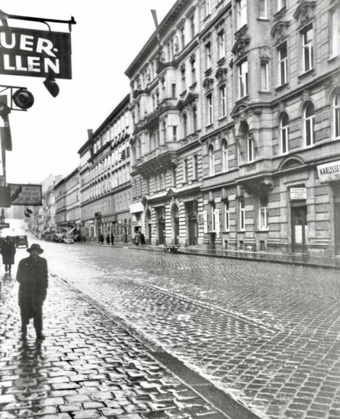 Fotografia histórica da Berggasse, em Viena - rua que dá nome ao consultório